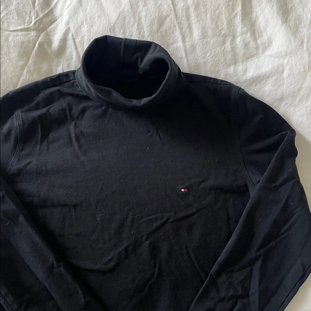 Tommy Hilfiger Black Turtleneck Sweater with Subtle Logo - Picture 2 of 5